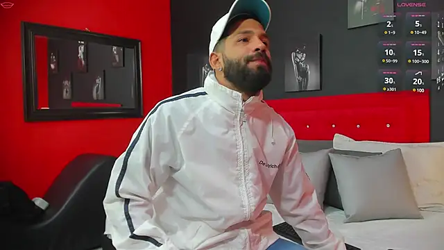 Snapshot of Thiagogomez chatting on 03-04-25, 12:22 Thiagogomez online show from 03-04-25, 12:22