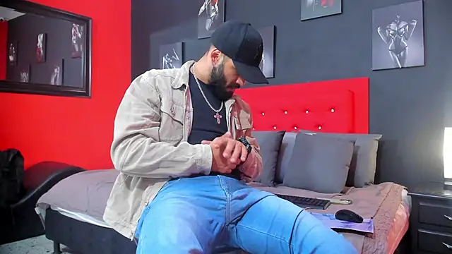 Snapshot of Thiagogomez chatting on 09-10-25, 12:27 Thiagogomez online show from 09-10-25, 12:27