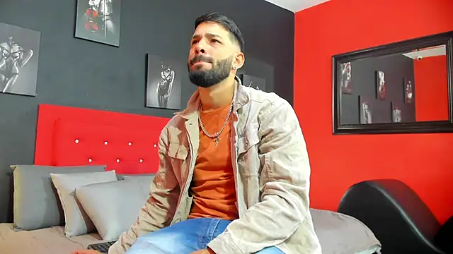 Snapshot of Thiagogomez chatting on 09-15-25, 12:27 Thiagogomez online show from 09-15-25, 12:27