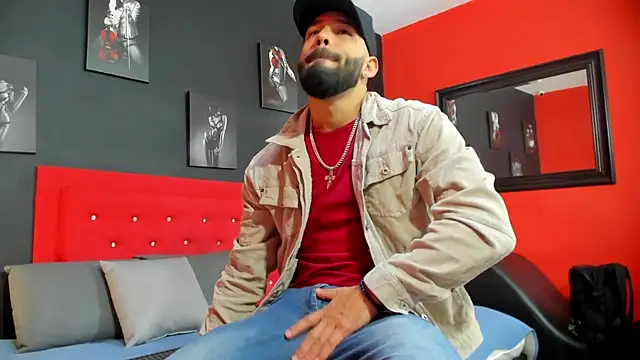 Snapshot of Thiagogomez chatting on 09-18-25, 12:29 Thiagogomez online show from 09-18-25, 12:29