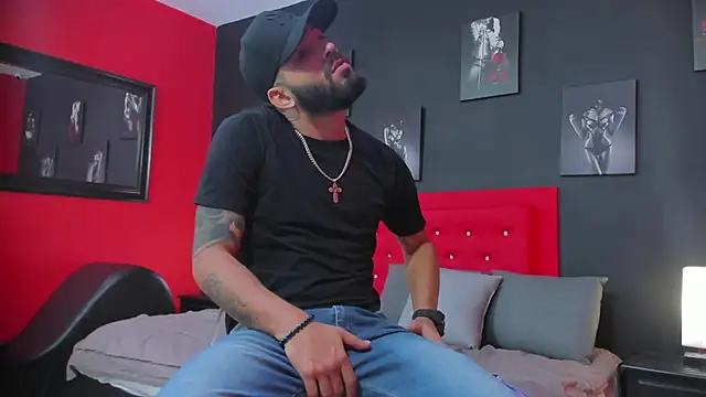 Snapshot of Thiagogomez chatting on 09-29-25, 12:21 Thiagogomez online show from 09-29-25, 12:21