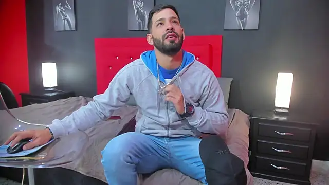 Snapshot of Thiagogomez chatting on 10-02-25, 12:23 Thiagogomez online show from 10-02-25, 12:23