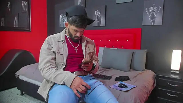 Snapshot of Thiagogomez chatting on 10-03-25, 12:46 Thiagogomez online show from 10-03-25, 12:46