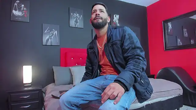 Snapshot of Thiagogomez chatting on 10-21-25, 12:50 Thiagogomez online show from 10-21-25, 12:50