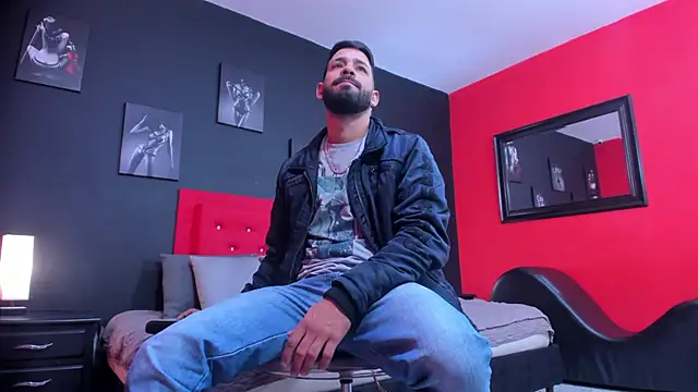 Snapshot of Thiagogomez chatting on 11-21-25, 12:15 Thiagogomez online show from 11-21-25, 12:15