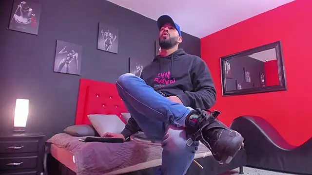 Snapshot of Thiagogomez chatting on 11-27-25, 12:29 Thiagogomez online show from 11-27-25, 12:29