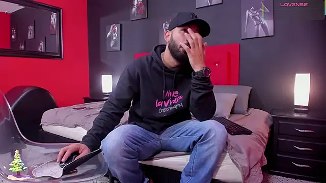 Snapshot of Thiagogomez chatting on 12-04-25, 12:36 Thiagogomez online show from 12-04-25, 12:36