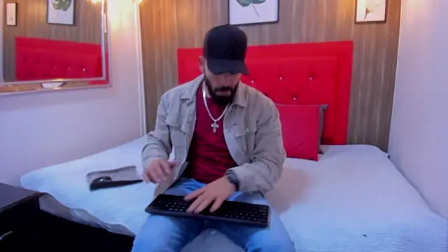 Snapshot of Thiagogomez chatting on 01-14-26, 12:33 Thiagogomez online show from 01-14-26, 12:33