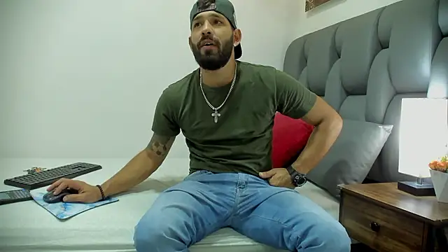 Snapshot of Thiagogomez chatting on 03-04-26, 07:20 Thiagogomez online show from 03-04-26, 07:20