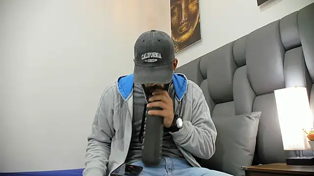 Snapshot of Thiagogomez chatting on 03-10-26, 07:08 Thiagogomez online show from 03-10-26, 07:08