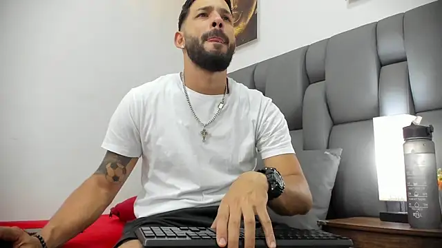 Snapshot of Thiagogomez chatting on 03-16-26, 07:18 Thiagogomez online show from 03-16-26, 07:18