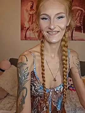 Snapshot of LessiaMia chatting on 01-02-25, 03:29 LessiaMia online show from 01-02-25, 03:29