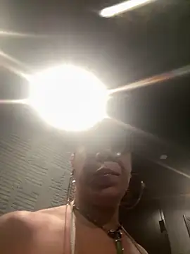 Snapshot of Bigbuttbrooklynn chatting on 10-25-25, 07:49 Bigbuttbrooklynn online show from 10-25-25, 07:49