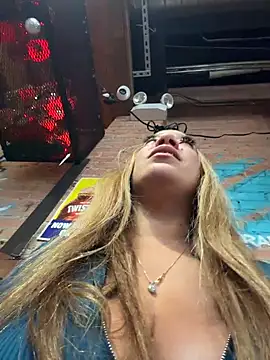 Snapshot of Bigbuttbrooklynn chatting on 12-22-25, 05:26 Bigbuttbrooklynn online show from 12-22-25, 05:26