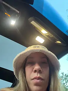 Snapshot of Bigbuttbrooklynn chatting on 01-18-26, 03:38 Bigbuttbrooklynn online show from 01-18-26, 03:38