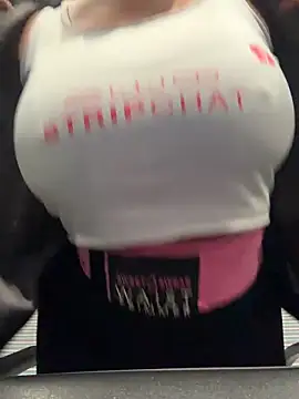 Snapshot of Bigbuttbrooklynn chatting on 02-25-26, 12:59 Bigbuttbrooklynn online show from 02-25-26, 12:59