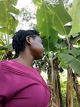 Snapshot of booty_big chatting on 10-10-25, 09:52 booty big online show from 10-10-25, 09:52