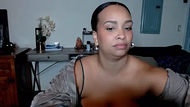 SashaEstrella online show from 10-25-25, 06:43