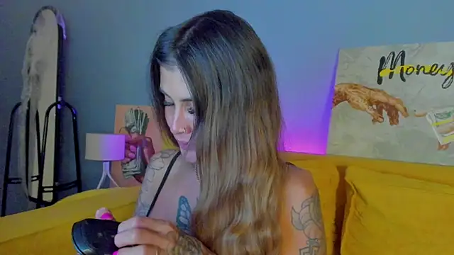 Snapshot of Patricia_Cox chatting on 10-31-25, 08:10 Patricia Cox online show from 10-31-25, 08:10