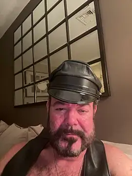 Snapshot of NYCLeatherBoi chatting on 01-11-25, 03:02 NYCLeatherBoi online show from 01-11-25, 03:02