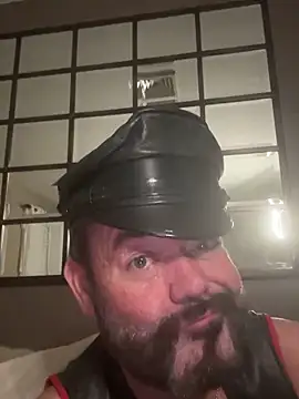 Snapshot of NYCLeatherBoi chatting on 01-12-25, 01:53 NYCLeatherBoi online show from 01-12-25, 01:53