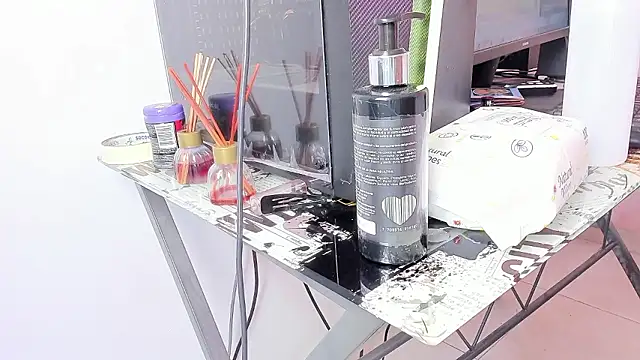 queen yully online show from 12-08-24, 09:30