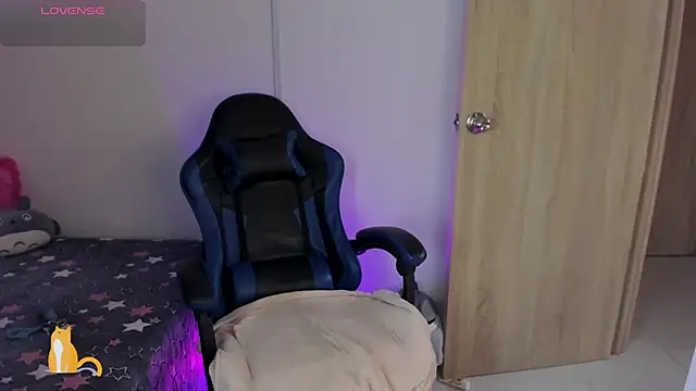 roseliam25 online show from 10-30-25, 08:09