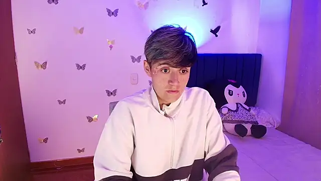 Snapshot of 9_Fernanda_9 chatting on 11-18-25, 12:20 9 Fernanda 9 online show from 11-18-25, 12:20