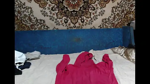 Snapshot of AlanStrongs chatting on 02-25-25, 06:47 AlanStrongs online show from 02-25-25, 06:47