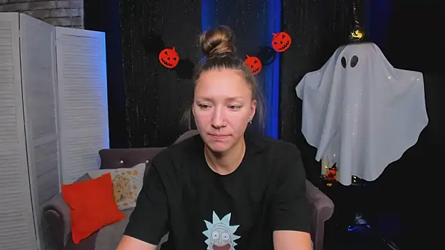 Snapshot of SarahCoksss chatting on 10-30-25, 12:56 SarahCoksss online show from 10-30-25, 12:56