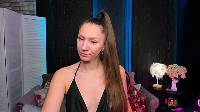 Snapshot of SarahCoksss chatting on 11-26-25, 12:11 SarahCoksss online show from 11-26-25, 12:11