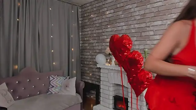 Snapshot of SarahCoksss chatting on 03-12-26, 12:50 SarahCoksss online show from 03-12-26, 12:50