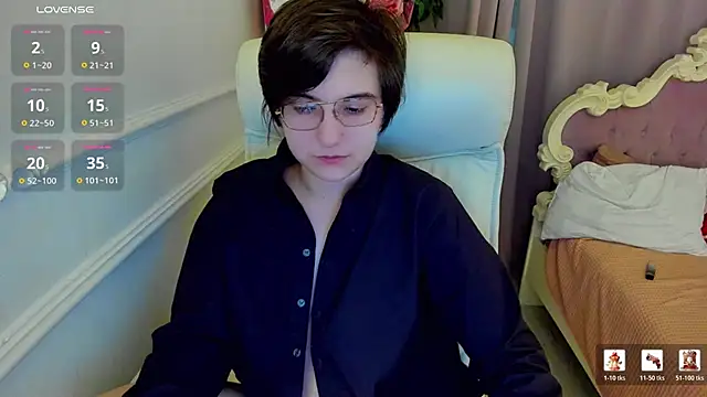 Snapshot of Lily_Marlin chatting on 06-21-26, 01:52 Lily Marlin online show from 06-21-26, 01:52