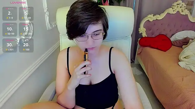 Snapshot of Lily_Marlin chatting on 07-26-26, 04:09 Lily Marlin online show from 07-26-26, 04:09