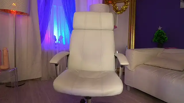 Snapshot of Margo_Pearls chatting on 12-19-24, 02:13 Margo Pearls online show from 12-19-24, 02:13