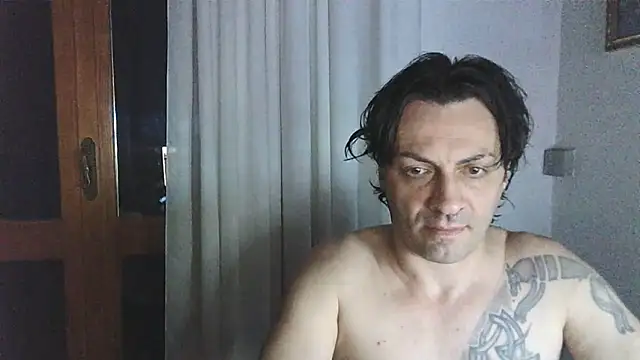 Snapshot of ciame78 chatting on 10-19-25, 08:09 ciame78 online show from 10-19-25, 08:09