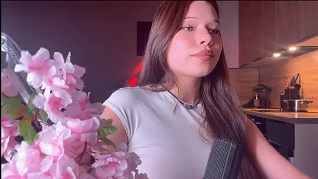 Snapshot of YourOblivion chatting on 03-08-26, 06:44 YourOblivion online show from 03-08-26, 06:44