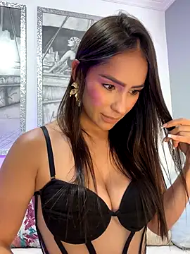 Mau White online show from 10-19-25, 06:19