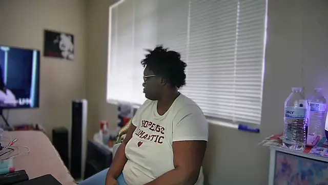 Yagurl  west online show from 02-11-25, 09:56