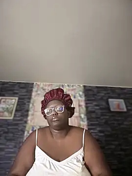 Snapshot of Yagurl__west chatting on 11-11-25, 06:46 Yagurl west online show from 11-11-25, 06:46