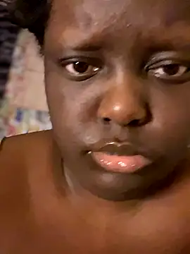 Snapshot of Yagurl__west chatting on 11-13-25, 05:39 Yagurl west online show from 11-13-25, 05:39