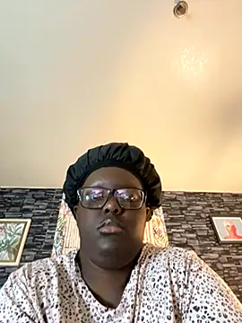 Snapshot of Yagurl__west chatting on 11-24-25, 01:27 Yagurl west online show from 11-24-25, 01:27