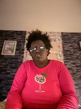 Snapshot of Yagurl__west chatting on 12-04-25, 06:23 Yagurl west online show from 12-04-25, 06:23