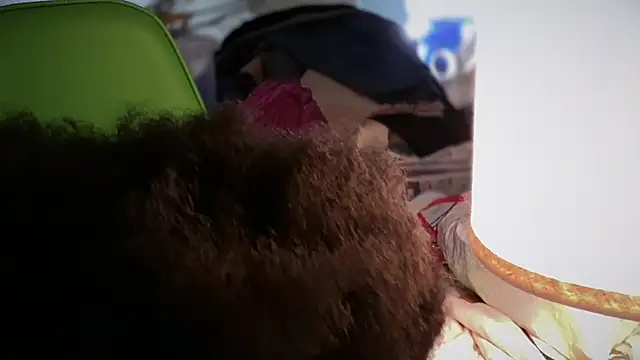 Snapshot of Yagurl__west chatting on 12-21-25, 12:18 Yagurl west online show from 12-21-25, 12:18