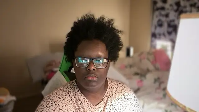 Snapshot of Yagurl__west chatting on 12-23-25, 01:03 Yagurl west online show from 12-23-25, 01:03