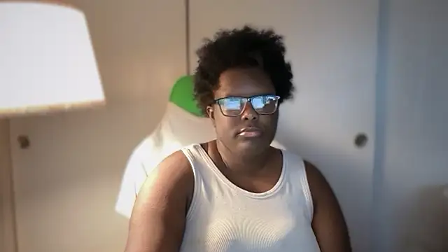 Snapshot of Yagurl__west chatting on 01-05-26, 08:12 Yagurl west online show from 01-05-26, 08:12