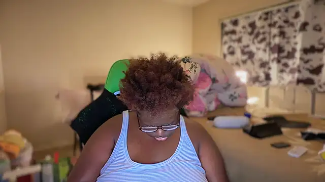 Snapshot of Yagurl__west chatting on 02-03-26, 04:54 Yagurl west online show from 02-03-26, 04:54