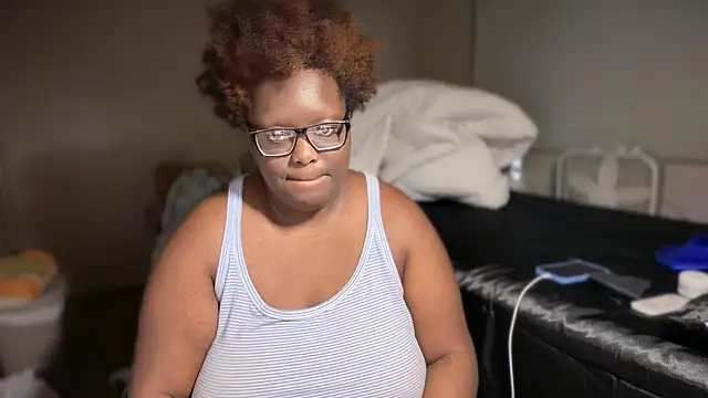 Snapshot of Yagurl__west chatting on 03-03-26, 03:01 Yagurl west online show from 03-03-26, 03:01