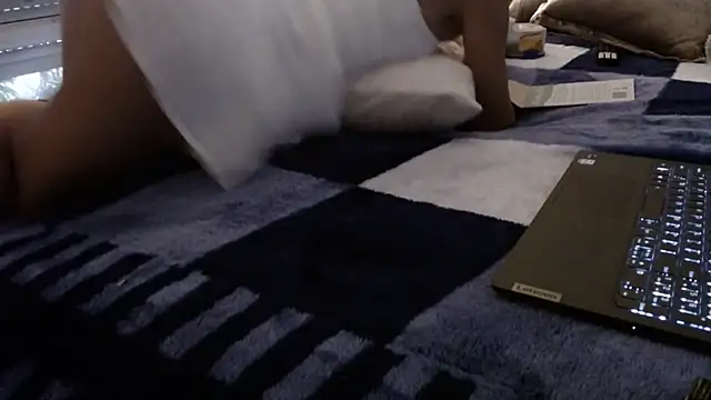 Snapshot of nevertardy13 chatting on 02-25-26, 10:19 nevertardy13 online show from 02-25-26, 10:19