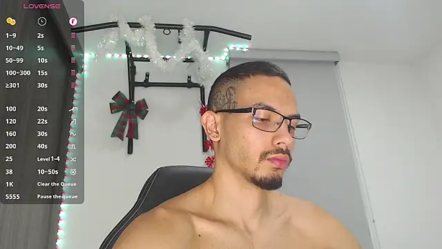 Snapshot of russthiago chatting on 12-25-24, 11:20 russthiago online show from 12-25-24, 11:20